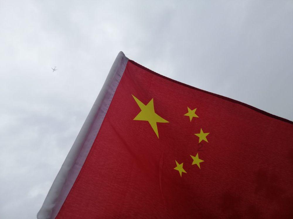 旗委召开“两会”党员代表、党员委员会议